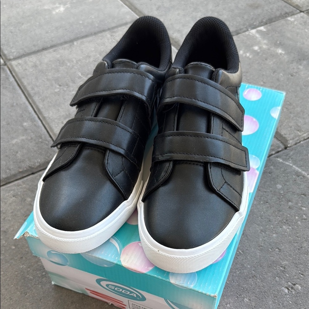 Soda Koreen-G Velcro Black Shoes